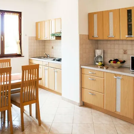 Haus Lori 152s * Ровинь